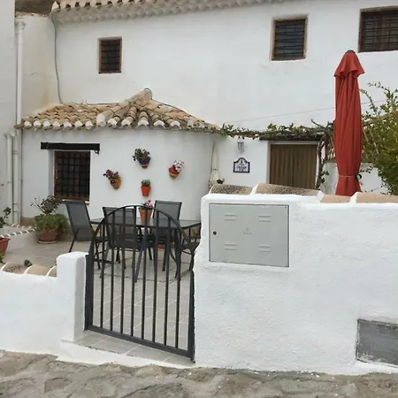 Cueva Chelaja Holiday home *